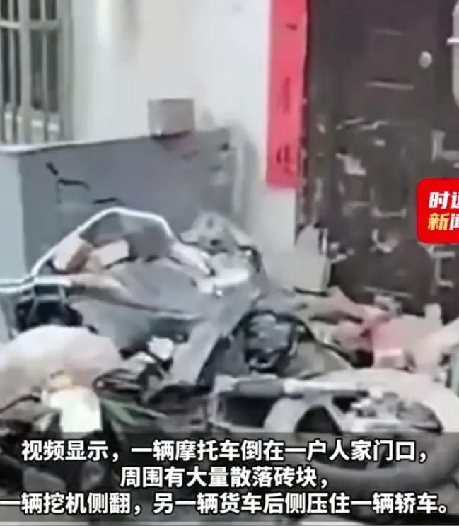 晋城发生一场严重车祸现场一片狼藉新葡京网
