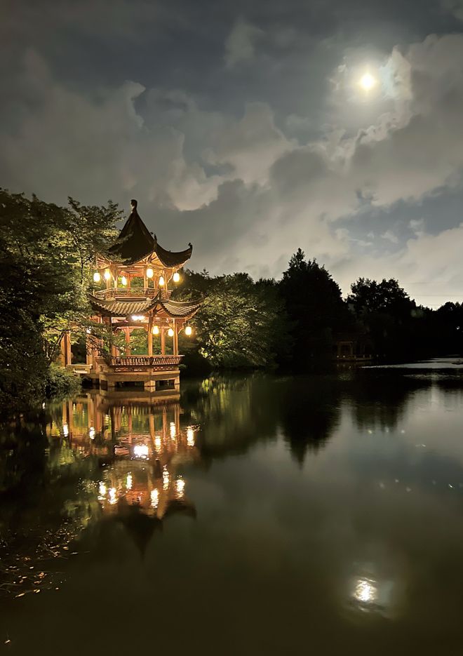 走进中国院子品味隐士音响的极乐人生新葡京娱乐城荷颜悦色如诗如画——(图2) 走进中国院子品味隐士音响的极乐人生新葡京娱乐城荷颜悦色如诗如画——(图2)