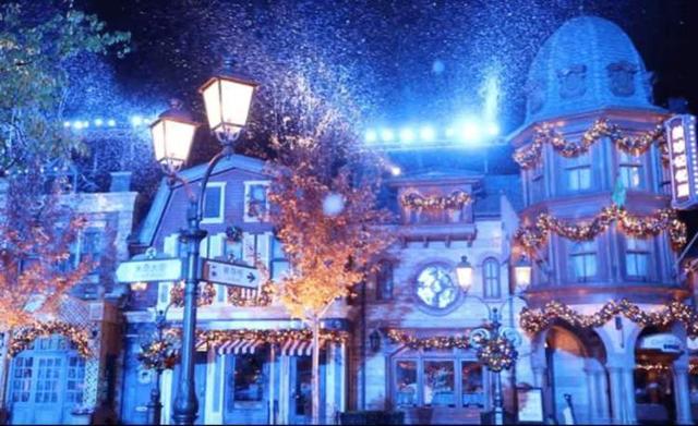 启米奇米妮有一周庆生派对特别投影和烟花辞